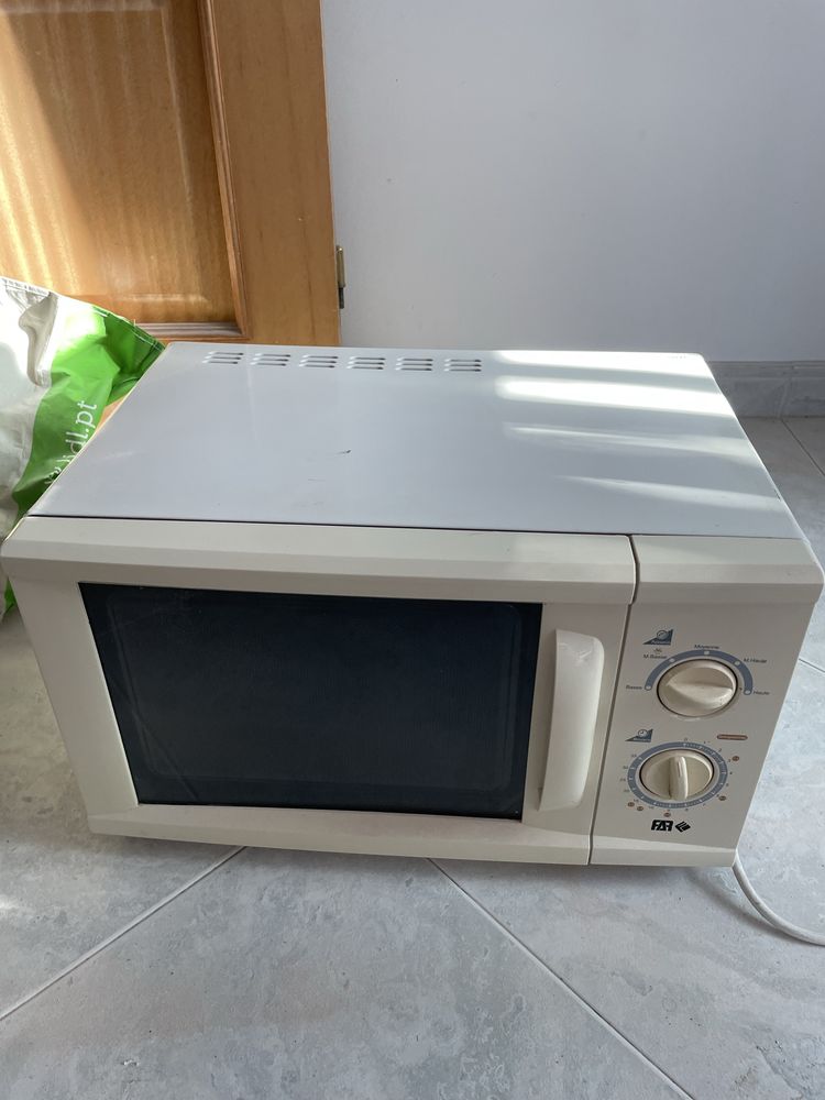 Microndas Far branco