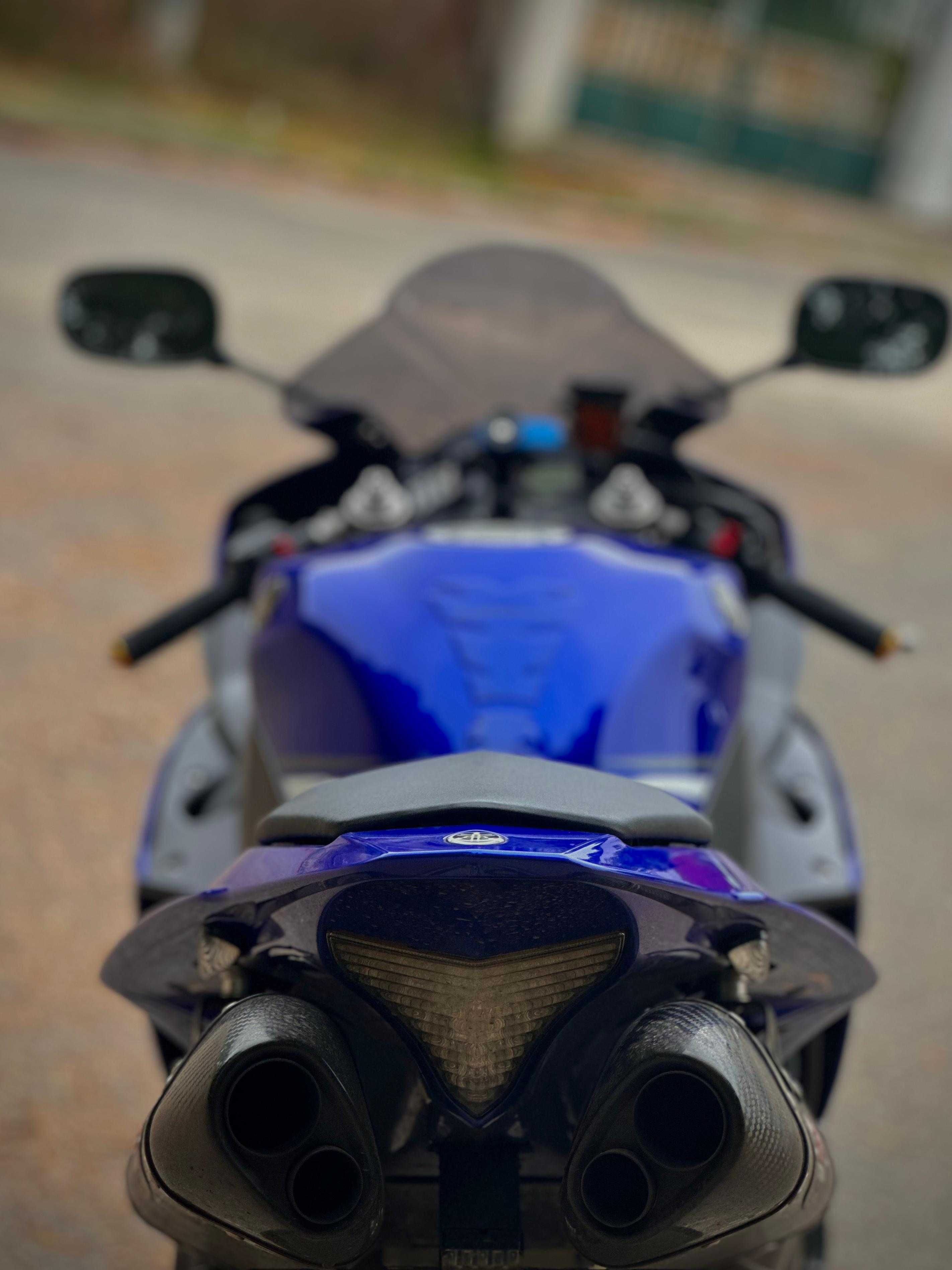 Yamaha YZF R1 2011 Crossplane