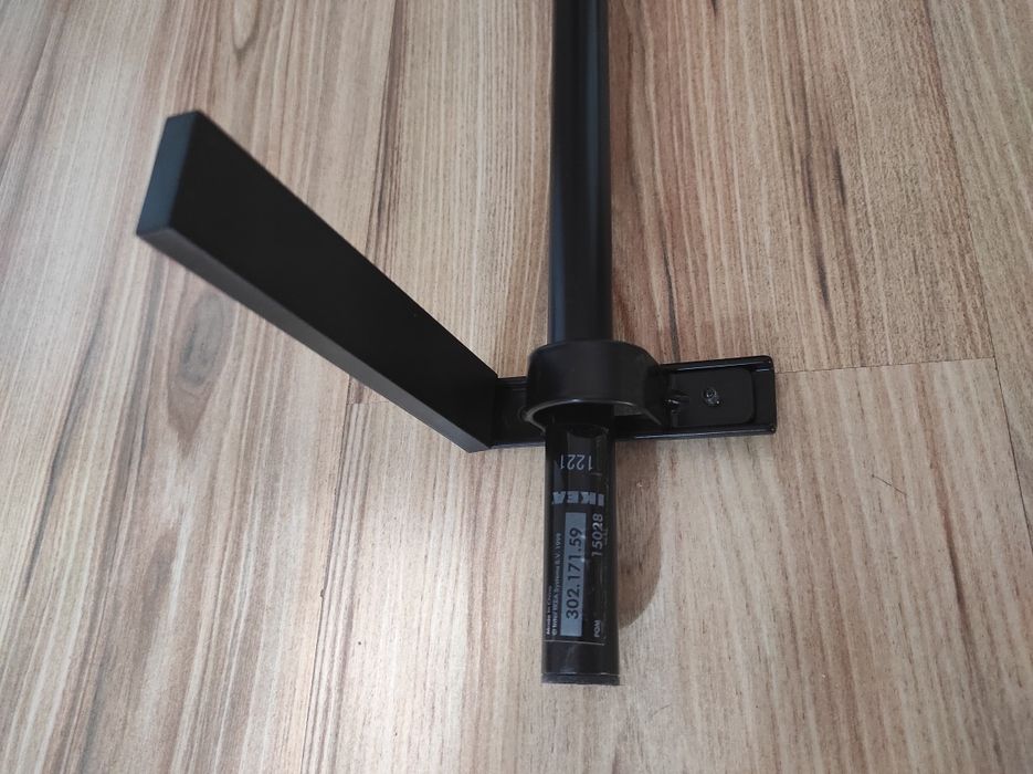 Karnisz Ikea czarny