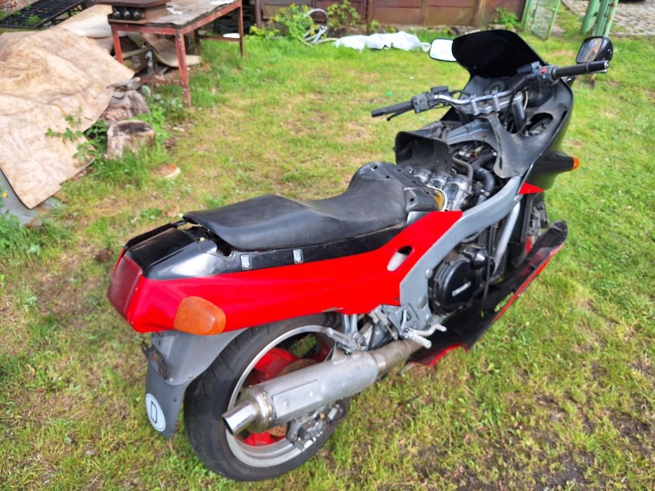 Kawasaki ZZR 1100 części owiewka lampa siedzenie licznik wydech koło