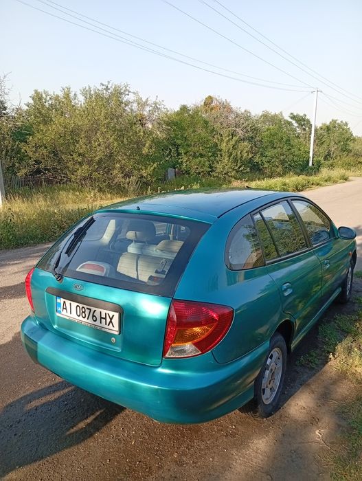 Продам економне авто Kia Rio 1.3 бензин 2000 року