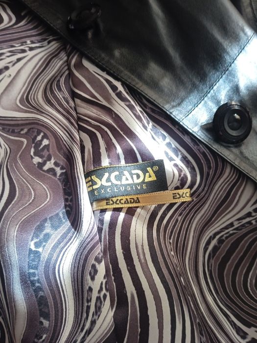 Шкіряний натуральний тренч, плащ чорний Escada Турція