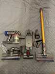 Duzy zadbany zastaw odkurzacz Dyson v8 Absolute nowa bateria filtry
