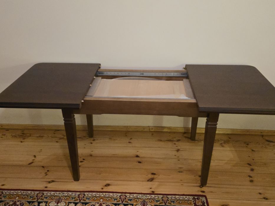 Stół 80x120(+70)cm + dwa krzesła.