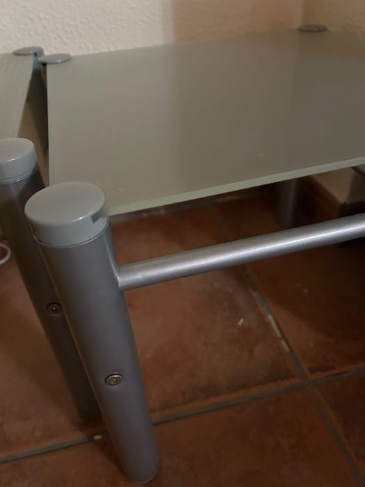 2 mesas de cabeceira metralha cinzento e vidro