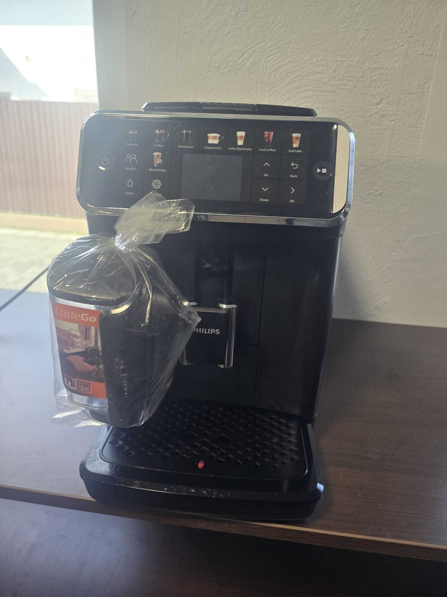 Продам новые кофемашины Philips EP5400 LatteGo