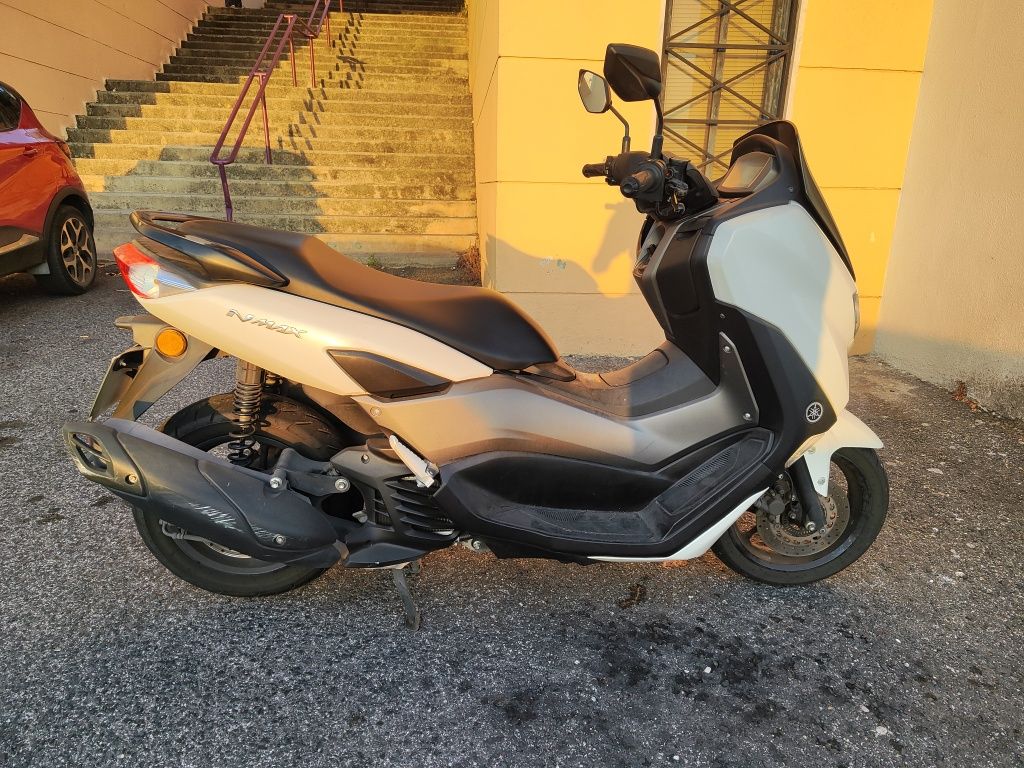 Moto muito boa e conservada.