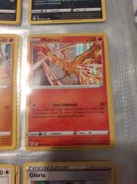 Carta especial do Pokémon lendário Moltres