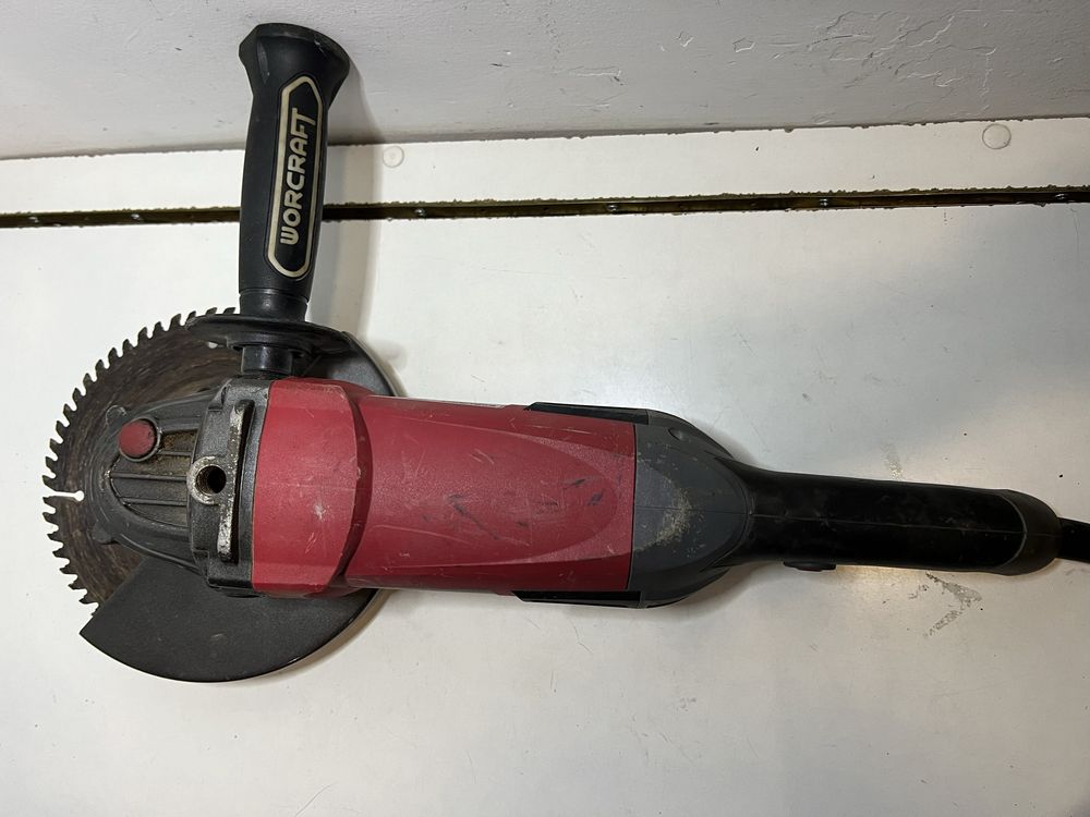 Шлифмашина угловая Worcraft AG18-180