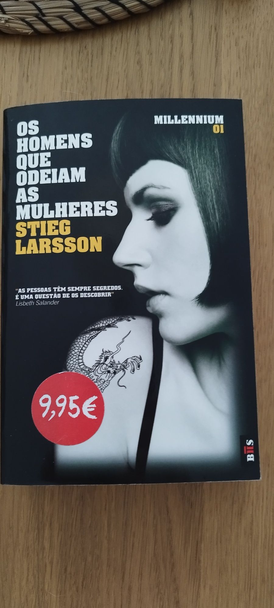 Livro os homens que odeiam as mulheres