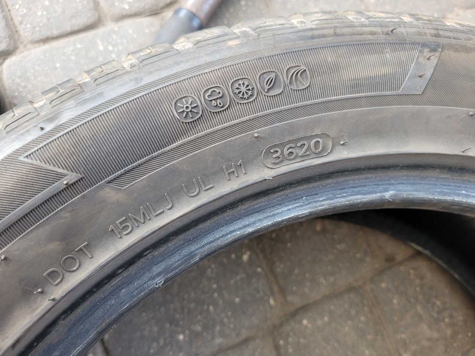 235 /50 R 18  Hankook Całoroczne