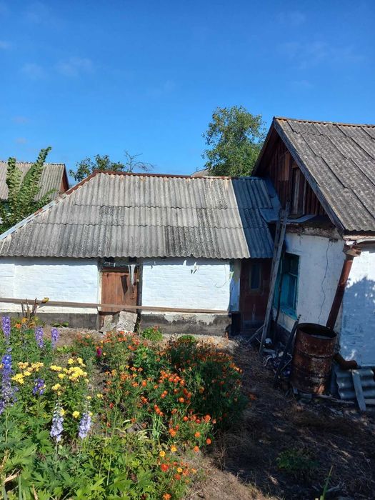 Ділянка  з хатою