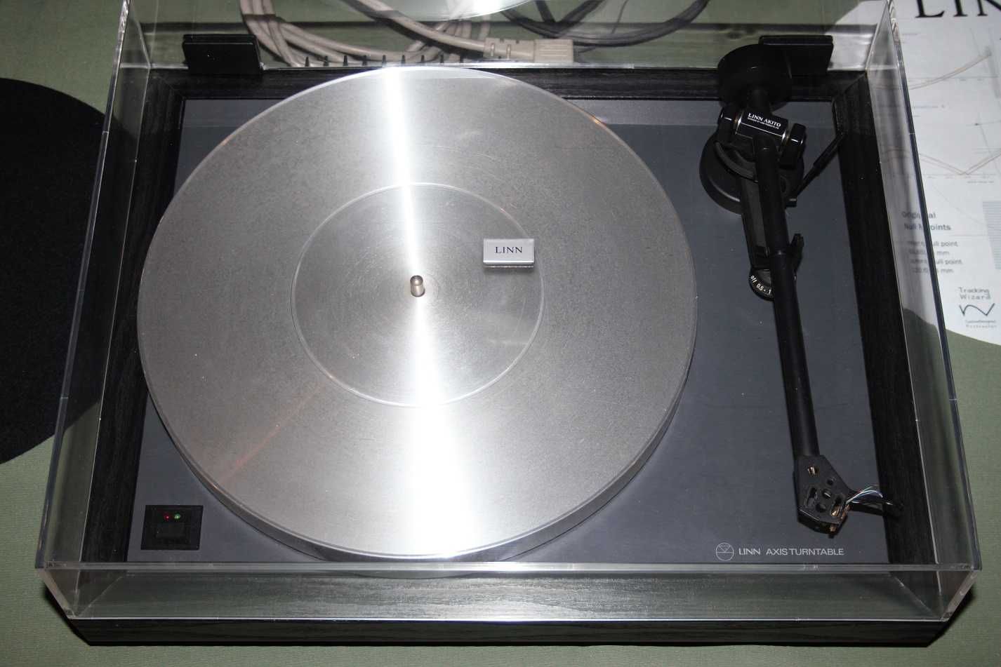 Gramofon Linn Axis z ramieniem Linn Akito