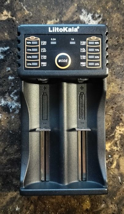 Зарядний пристрій LiitoKala Lii-202 для 18650, AA, AAA Li-Ion.