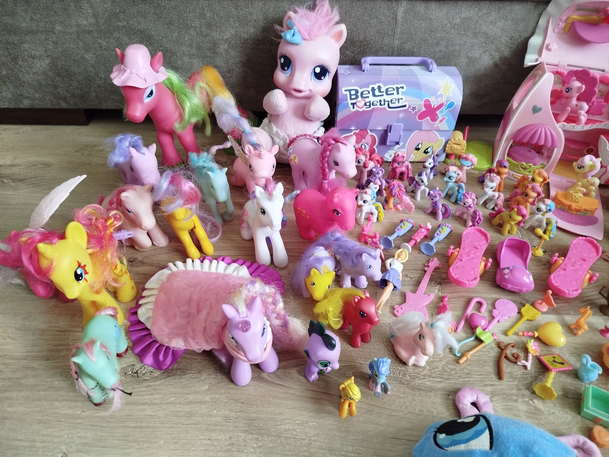 Zestaw koniki pony bardzo duży