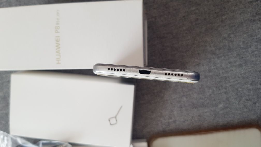 Смартфон Huawei P8 lite 2017