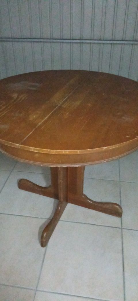Mesa em madeira maciça