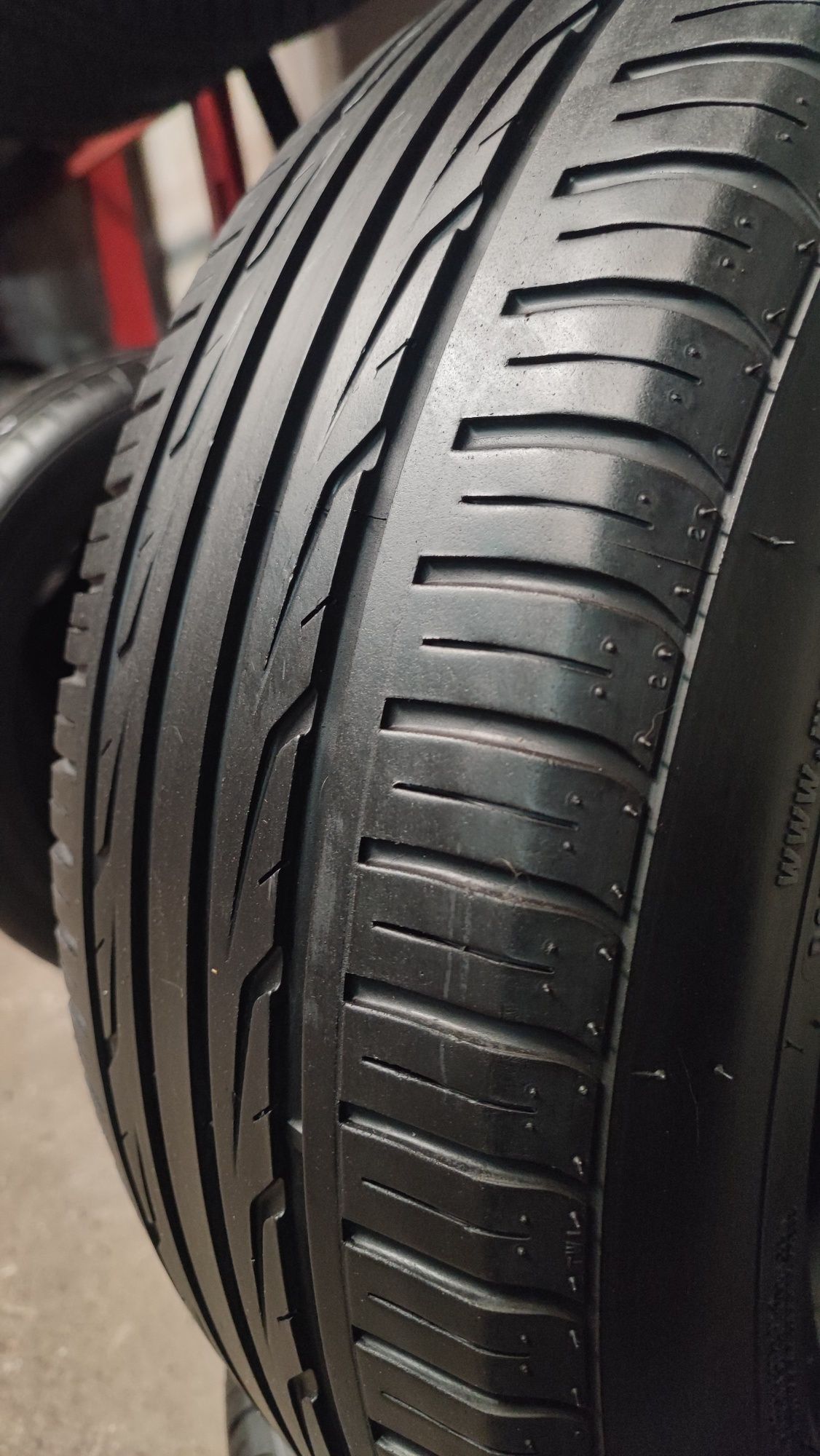 Vendo par 225/50r17 Maragoni Verso com 80% piso