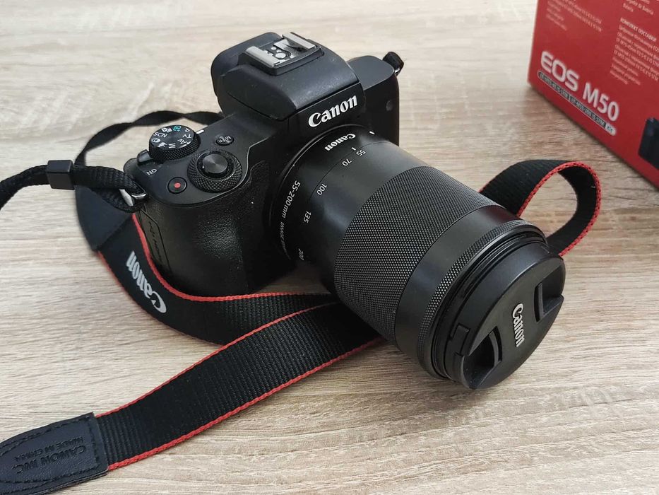 Canon EOS M50 + 2 obiektywy (15-45 i 55-200)