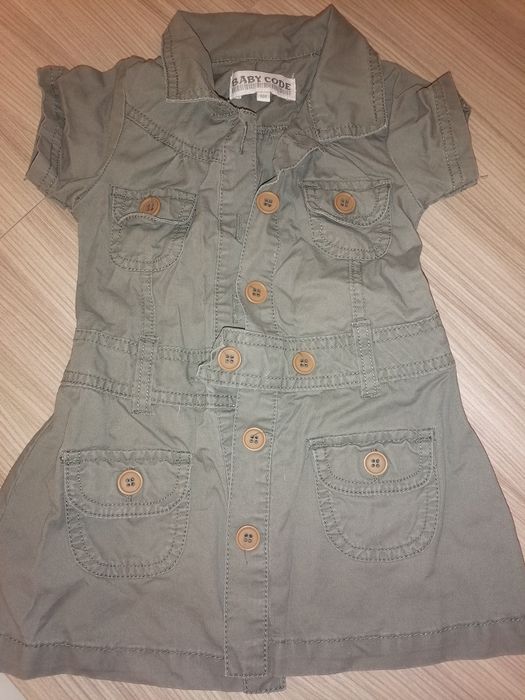 Roupa de menina impecável