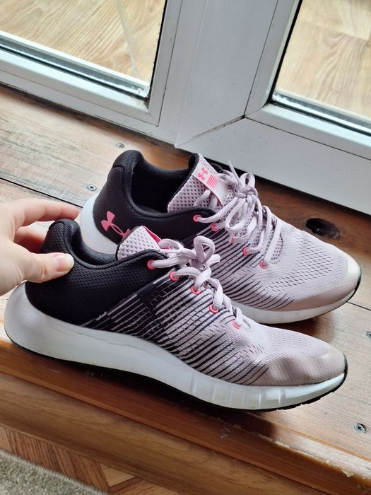 Кросівки жіночі Under Armour