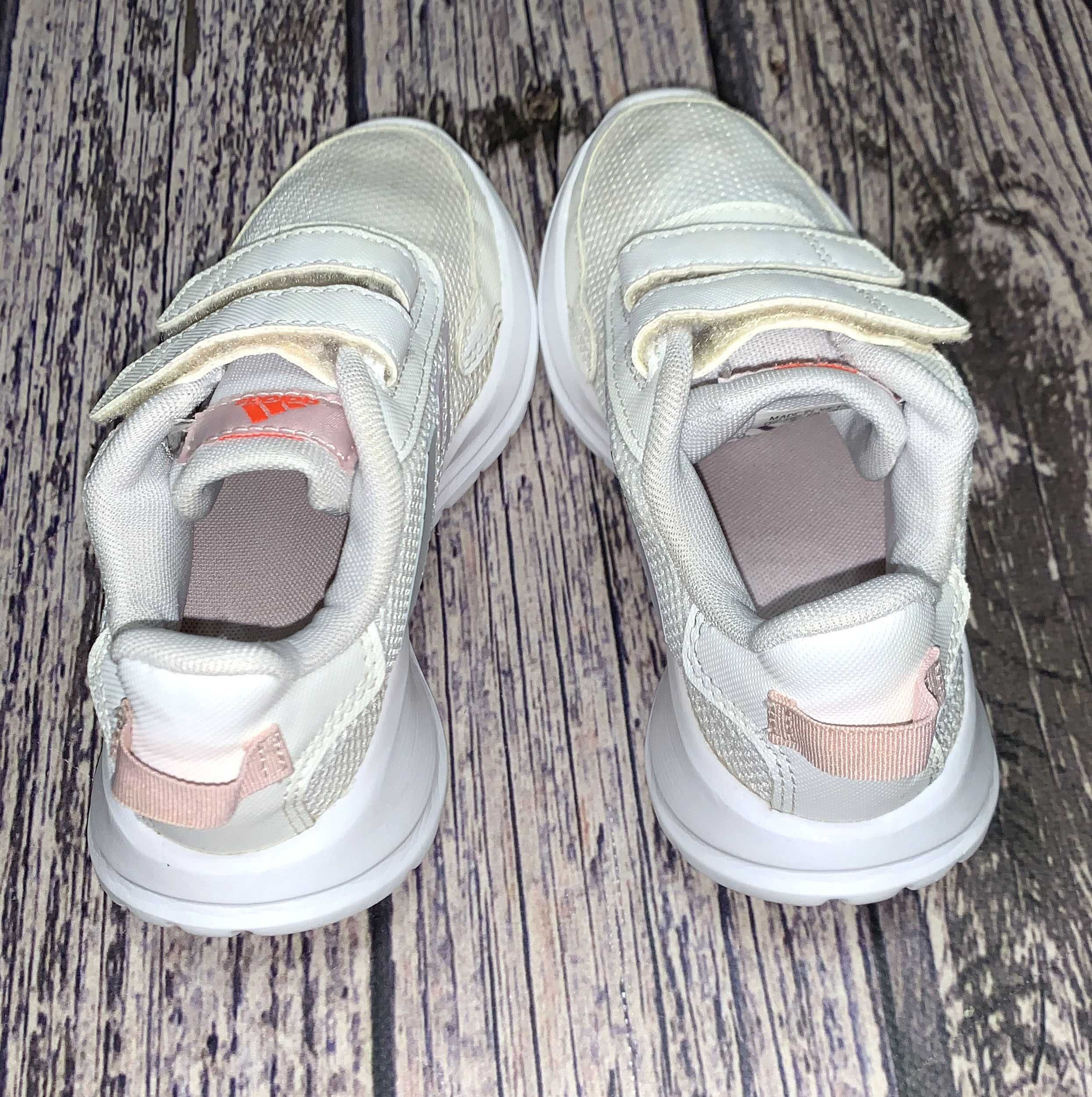 Кроссовки Adidas для девочки,  размер 29,5 (18,5 см)