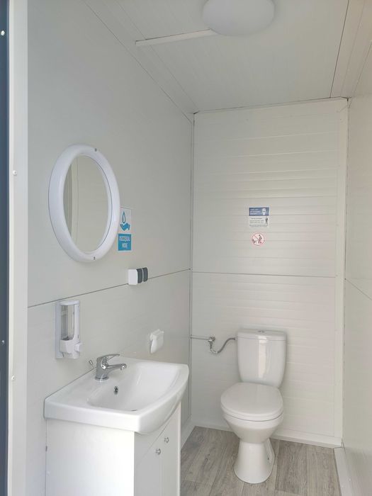 CAMPING pawilon toaleta budka kontener sanitarny wc socjalny kibel