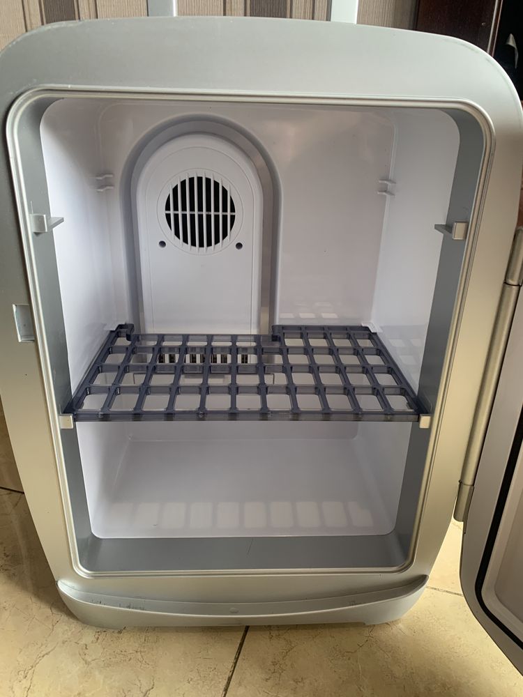 Холодильник мини,авто Laurina EC-0214C-AC/DC