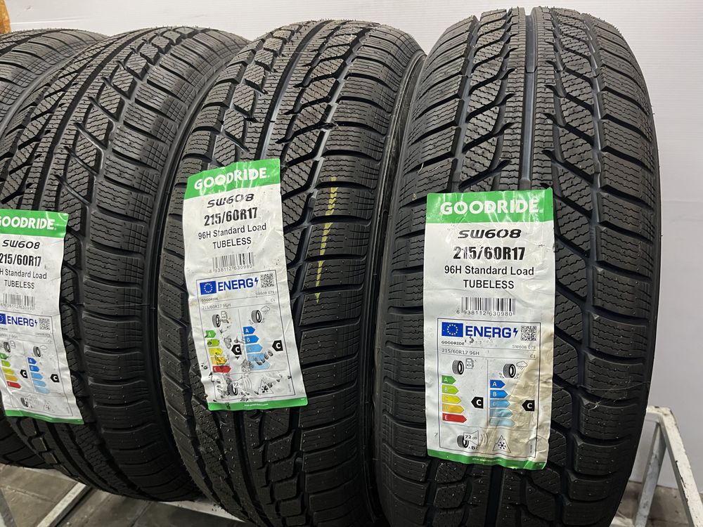 215/60/17 96H Godride SW 608 Snow Master