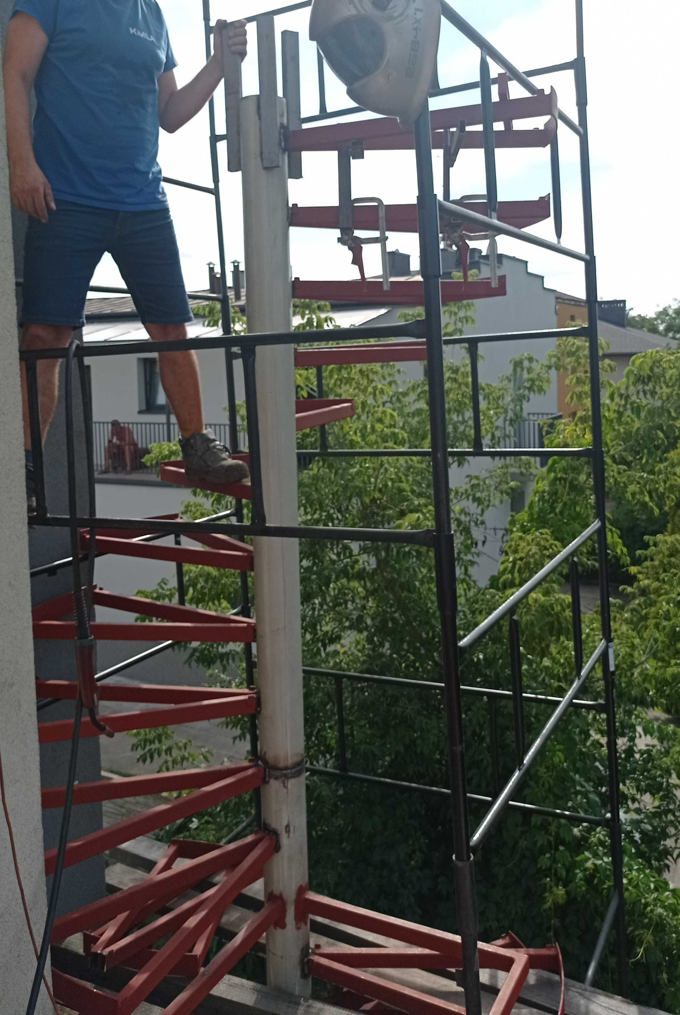 Schody zewnętrzne spiralne kręcone stalowe Zestaw do spawania fi 170