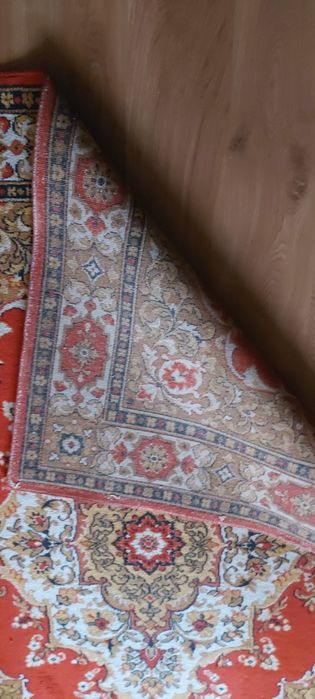 Шерстяной ковер (шерстяний килим)