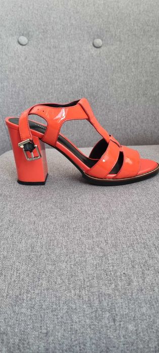 Жіночі босоніжки