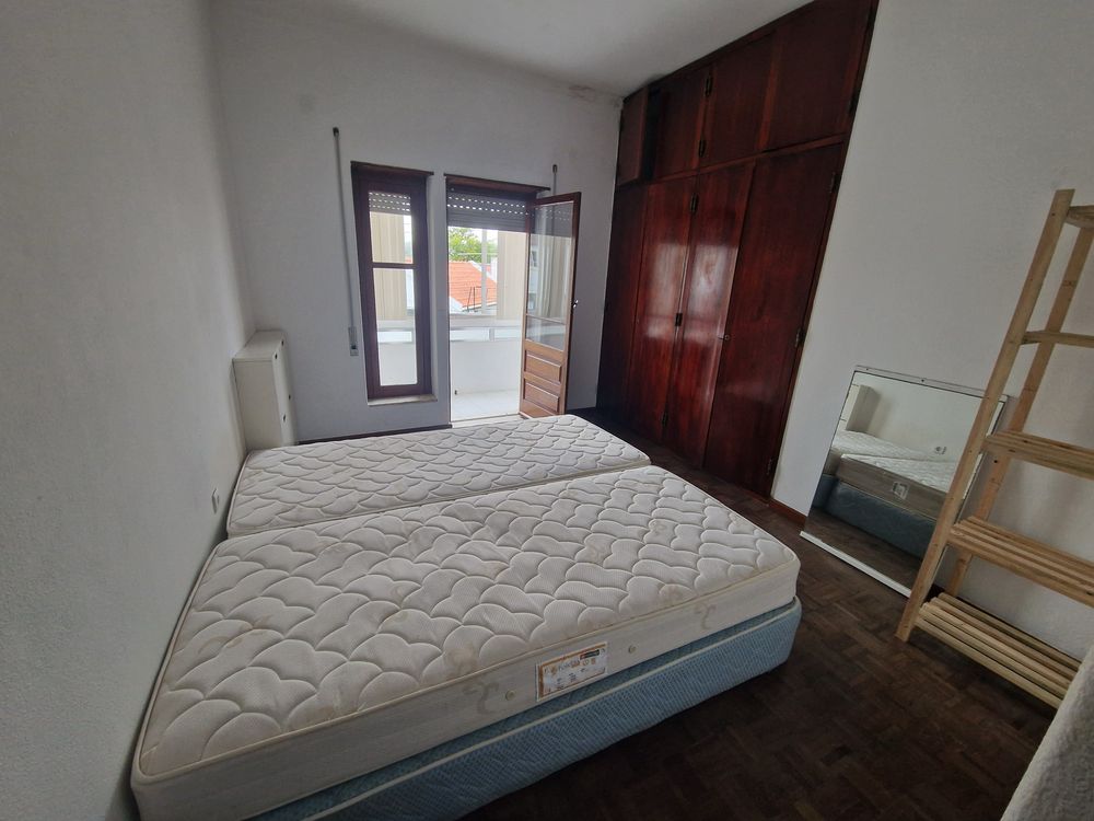 Quarto partilhado com senhor c/ contrato