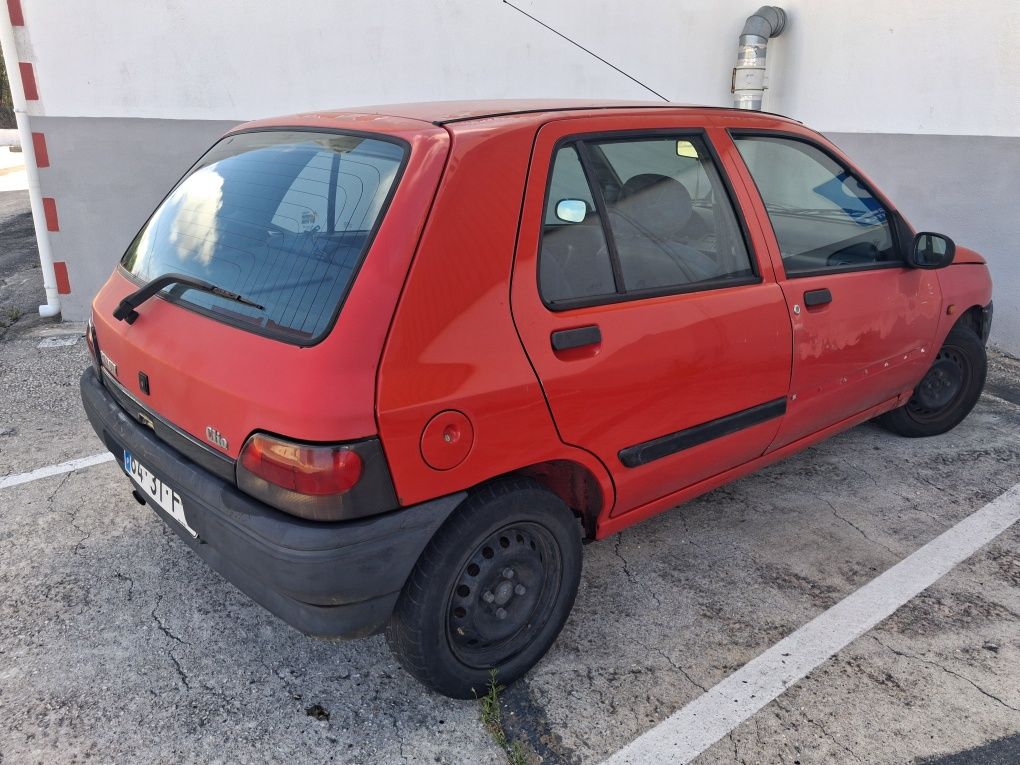 Renault clio impecável