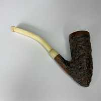Stara fajka tradycyjna do palenia o ciekawym kształcie