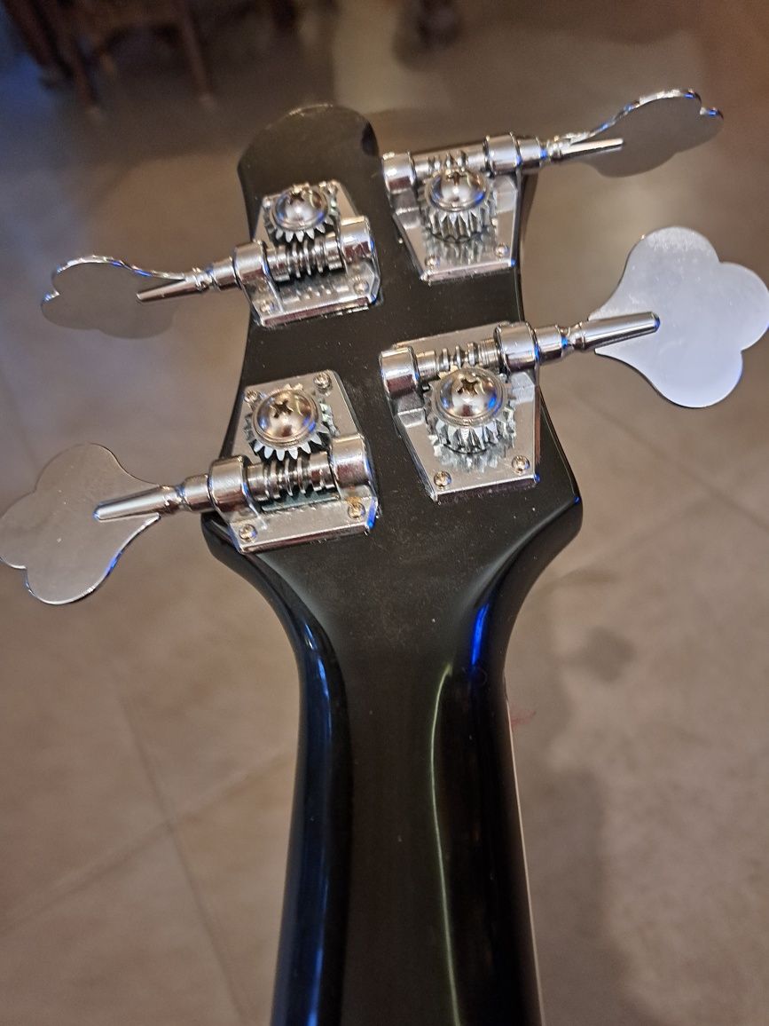 Gitara basowa kopia Ricka 4.