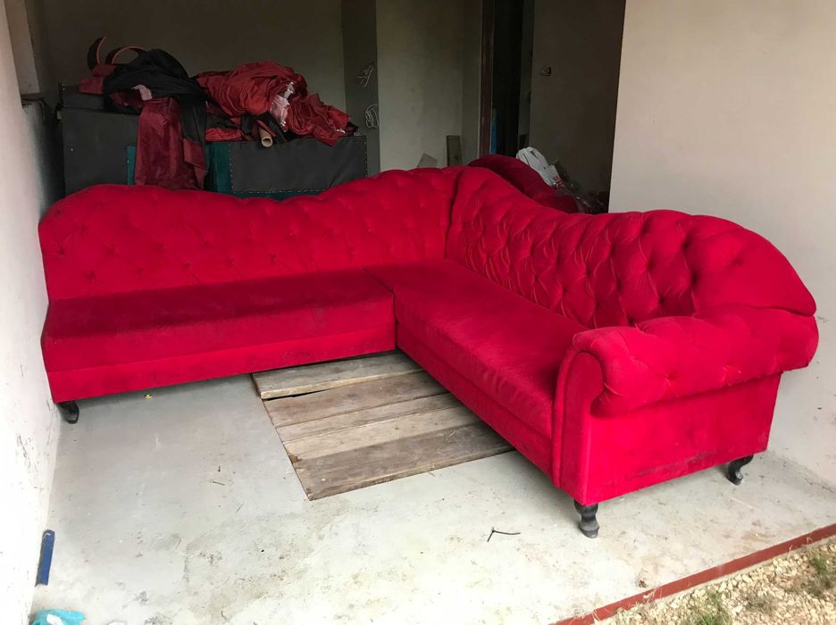 Kanapa, sofa, loża pikowana z czerwonego weluru + fotel w zestawie