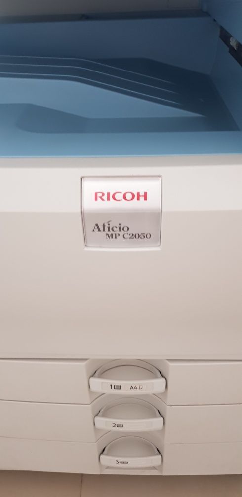 Impressora A3 Laser Ricoh MP C2050