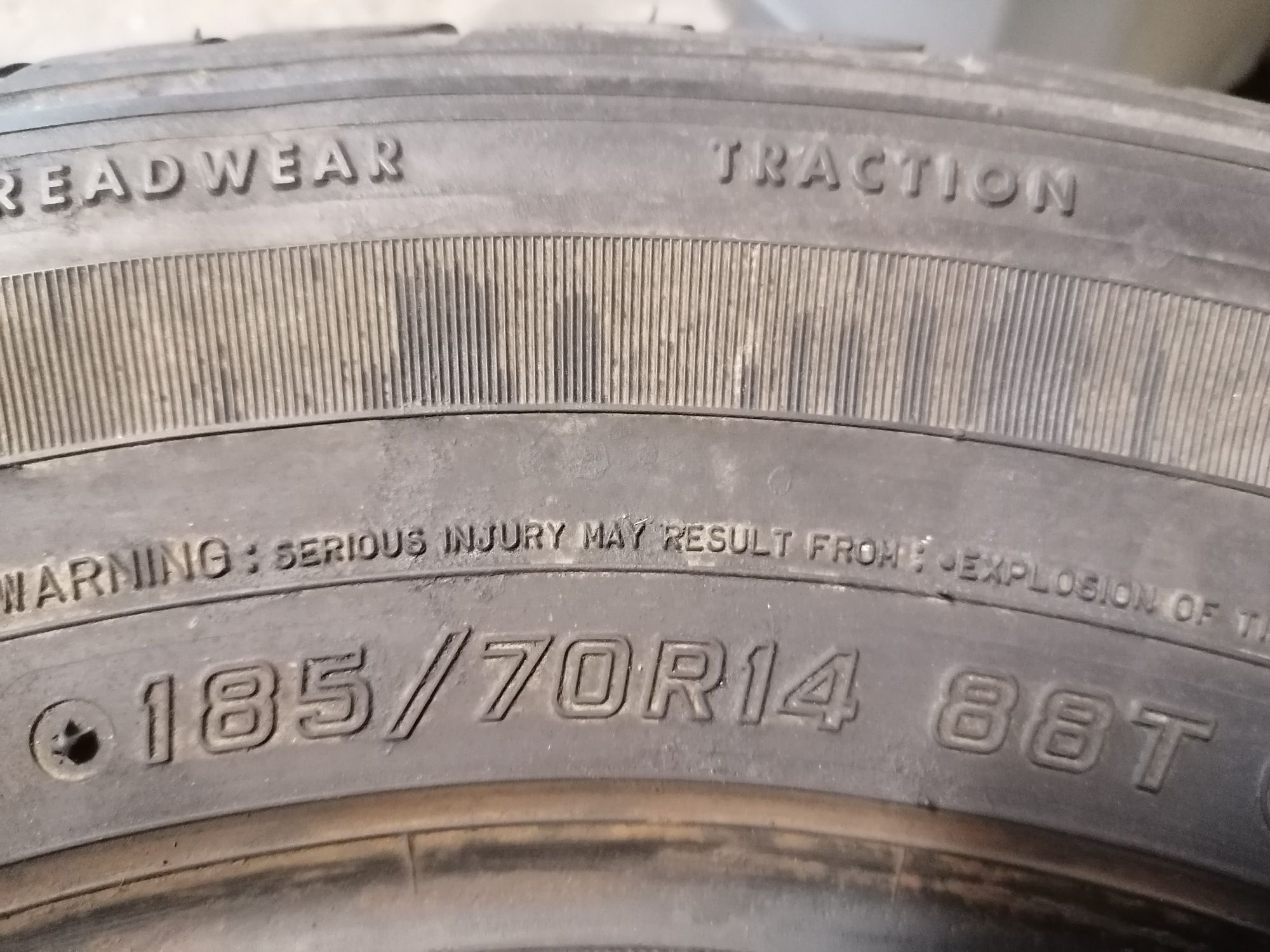 Sprzedam oponę pojedynczą 185/70 r14 Falken