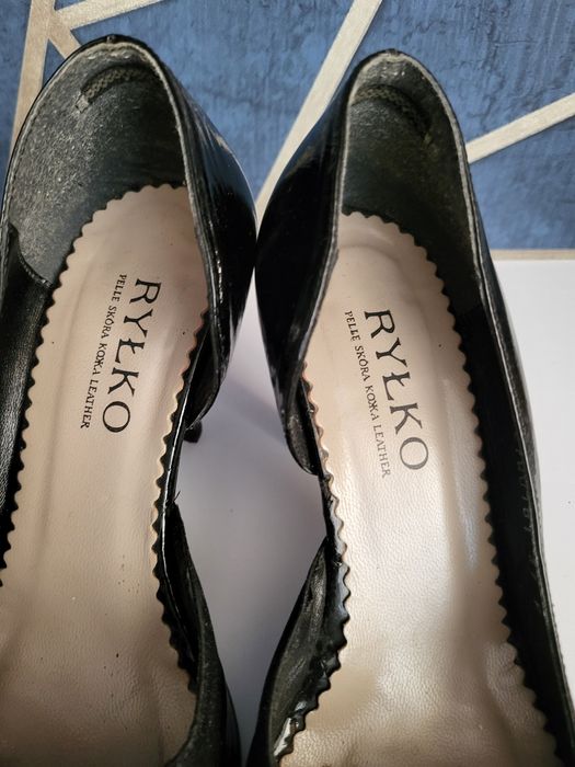 Ryłko buty na obcasie z odkrytymi palcami