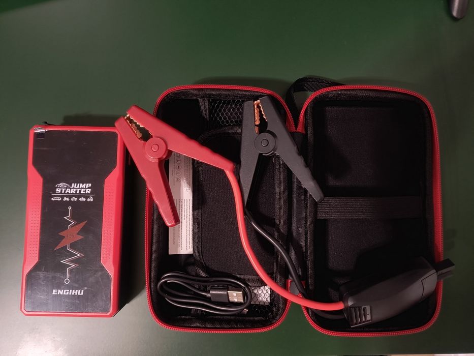 Starter samochodowy ENGİHU Jump Starter Powerbank – Idealny na awarie!
