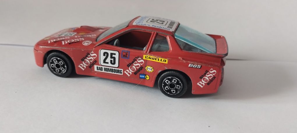 Bburago Porsche 924 turbo w skali 1/43