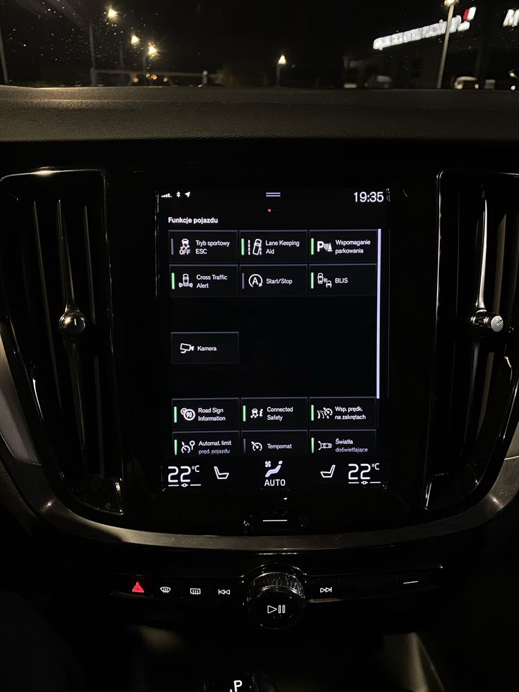 Volvo v60 D4 2020 rok silnik D4