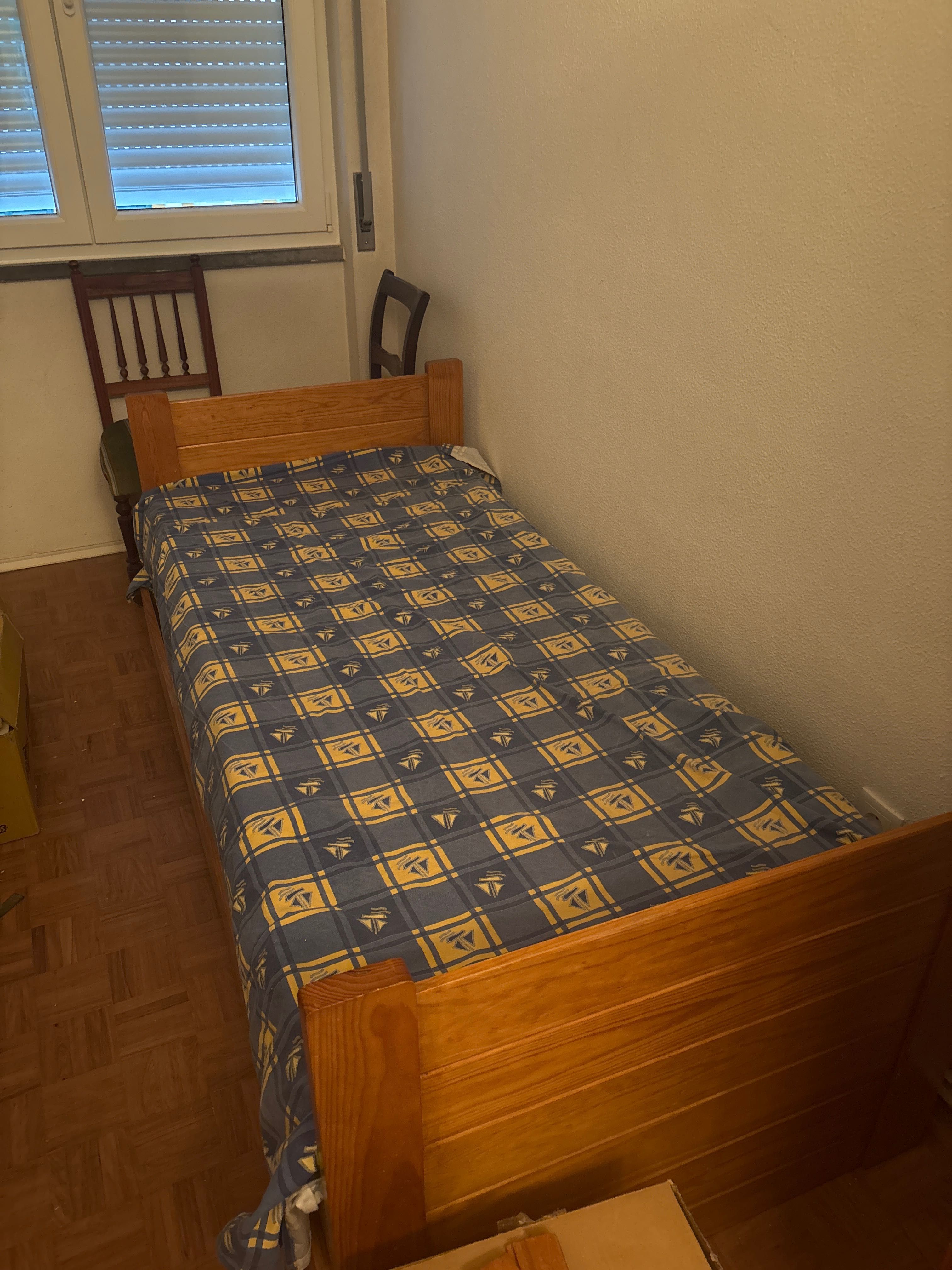 2 Camas Single 90x190 com colchões