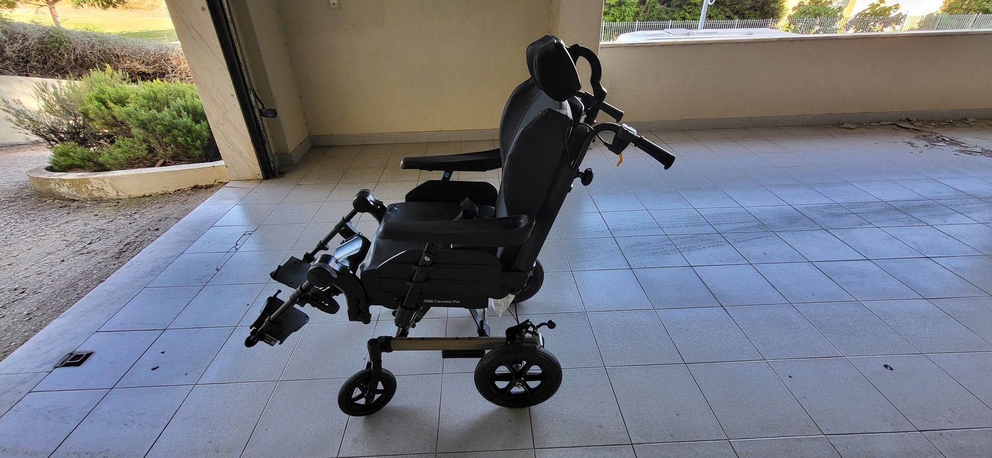 Cadeira de rodas Rea Clematis Pro Invacare extra conforto