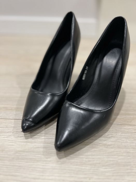 Жіночі туфлі лодочки на підборах