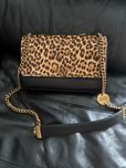 Брендовая леопардовая сумочка guess