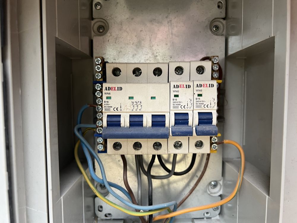 Skrzynka elektryczna - budowlana
