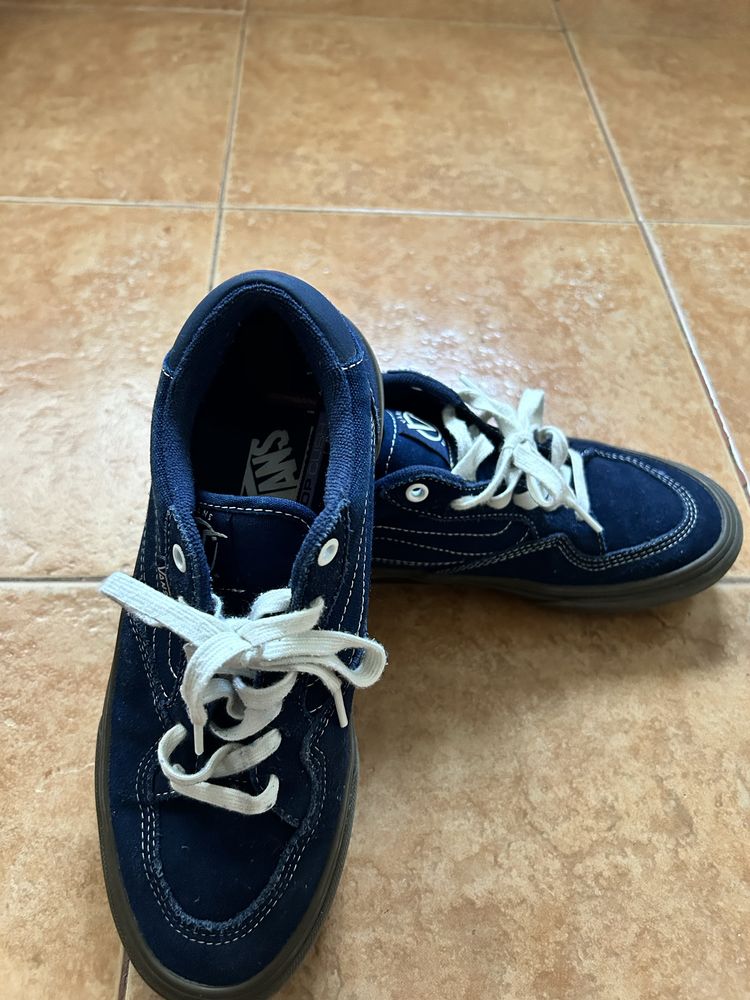 Sapatilhas    Vans