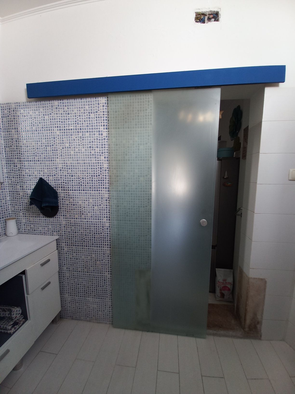 Porta deslizante opaca